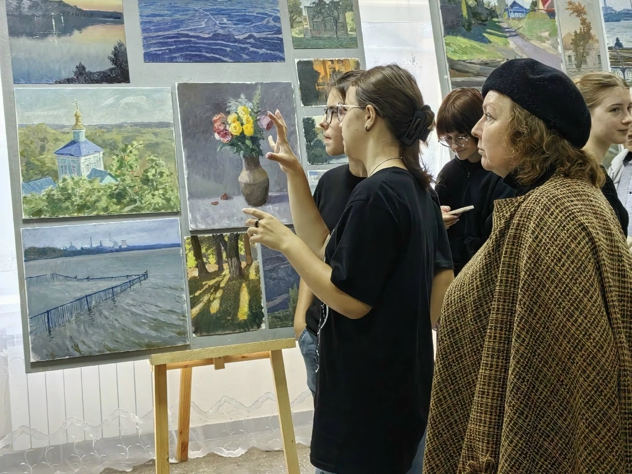 В Железногорске открылась выставка участников XX Международного конкурса-пленэра «Мастер-класс»